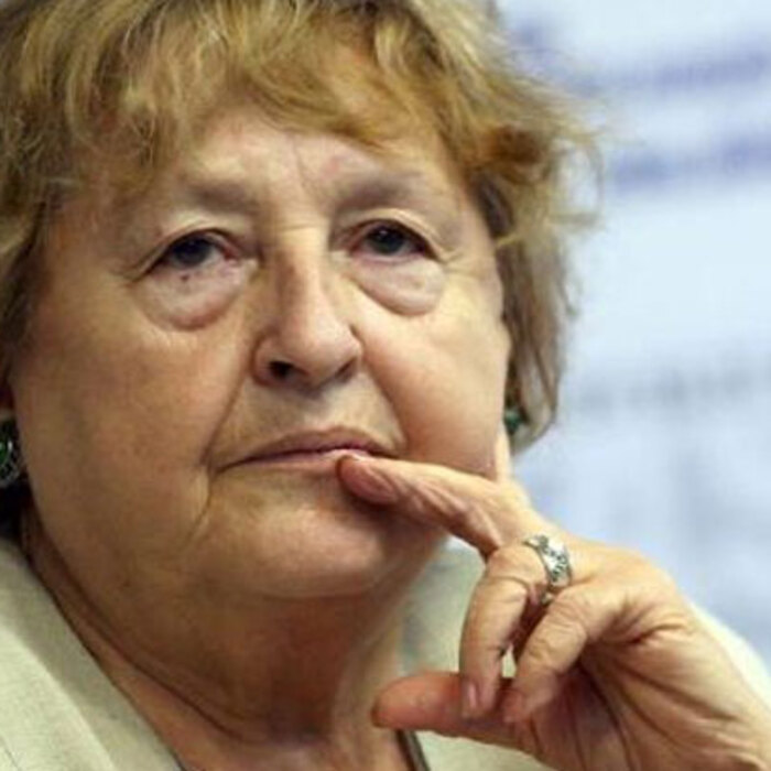 margarita-vaklinova-stolica_700x700_crop_478b24840a