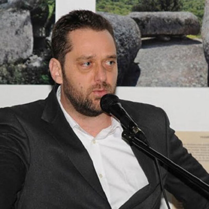 indiana-jones_700x700_crop_478b24840a