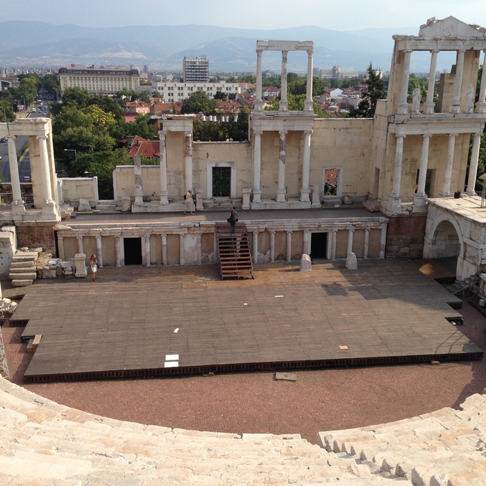 philippopolis-theater_700x700_crop_478b24840a